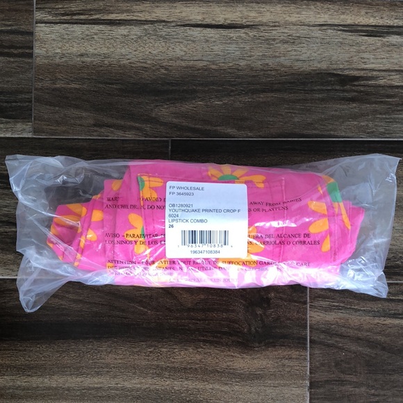 NWT Free People/We The Free Youthquake Printed Crop Flare Jeans - Lipstick Combo - Picture 12 of 14